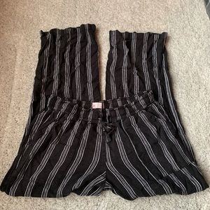 🎇🎆3for$9 SO black with white striped casual pants;